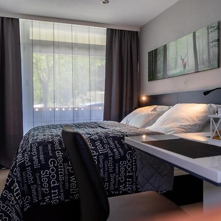Studio 20Qm Mit Balkon Und Innenpool - 22030 سشلوشسي المظهر الخارجي الصورة