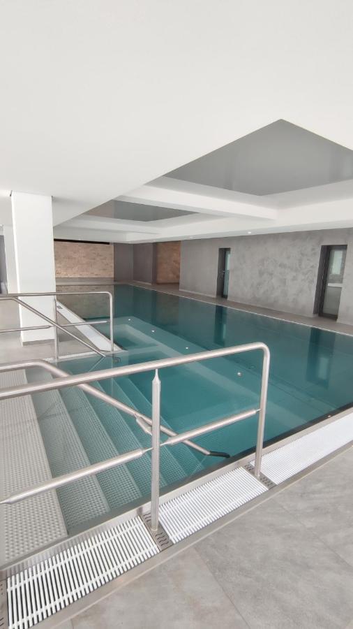 Studio 20Qm Mit Balkon Und Innenpool - 22030 سشلوشسي المظهر الخارجي الصورة